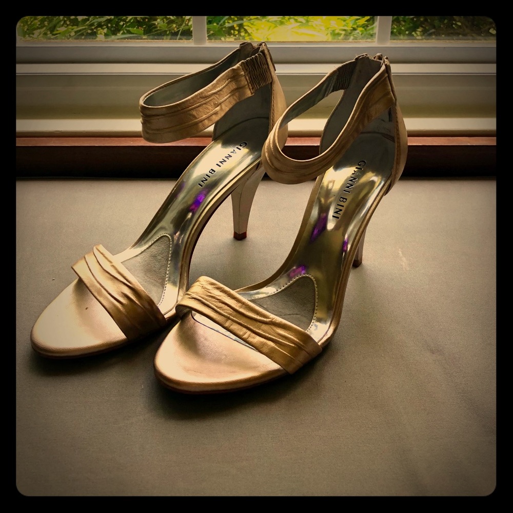 Champagne Gold “Like New” Formal Heels/Sandals